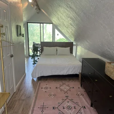 Urban Nature Retreat/Broad Ripple/Restaurants/Kayaks! Hotels near Glendale Shopping Mall
