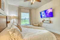 Spacious Waterfront 6 Bd Duplex in Lovely Rotonda West Near Oceans . - Beach