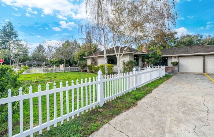 Spacious & Classy 4BR Los Gatos Villa: Jetted Tub & Foozball