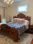 Entire Two story 4 bed/2 full bath. Historical home only steps to Centre college - WiFi
