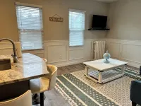 2 Bedroom Rental in Newport w/ Parking! Steps away from Thames, Broadway, & DT! - Bungalows