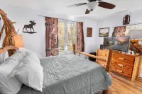 Private setting between flowing creeks, minutes from Cincinnati attractions. - 3 tähden