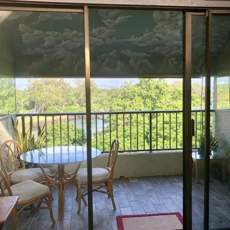 Epic Oceanfront Penthouse with Best Views in Hilo!