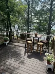 Charming 3-bedroom cabin with WiFi, AC in lovely Eagle River sleeps 8 people.