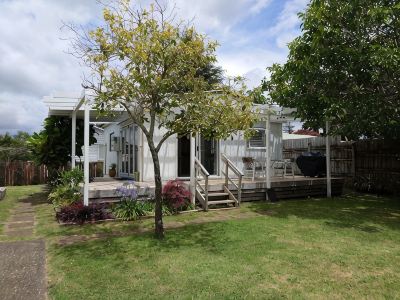 Quiet little batch just 5min walk from shops