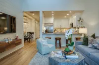 Experience Modern Elegance: Luxurious Tallahassee Condo with Premier Amenities - 4-Star