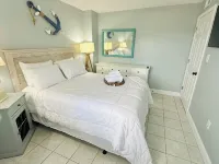 Summer Winds, First Floor Poolside, Oceanfront 3br. 2.5ba. Sleeps 9 Linens incl. - Wifi