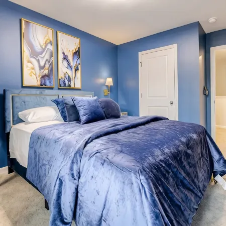 Breathtaking 4Bd Townhome, 12 Mins from Airport, 25 Mins from World Cup Stadium!