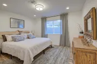 3 Bedroom, 2 Bath, Clean, Bright, Modern Space, in a Quite, Modest Neighborhood - Bintang 3