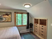 Private Home on 10 Acres with Trails. 10 Min to Grand Marais. Dog Friendly. - Parvekkeita