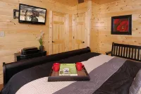 Aqua Paradise w/Private Indoor Pool & Sauna, Wi-Fi, Hot Tub, Games, Fire Pit - 精品