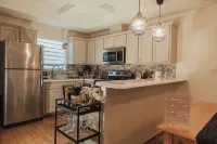 Modern Cottage Style Apt-King Bed near UTRGV & DHR - 4 estrellas
