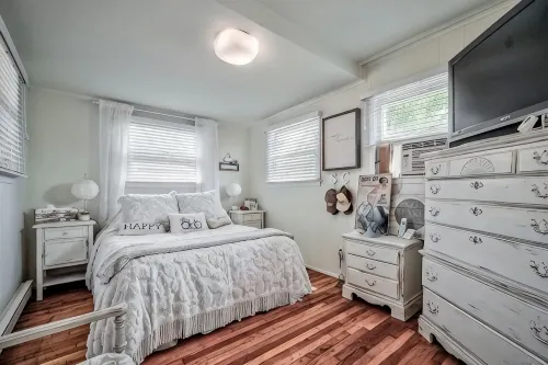 Charming Fair Harbor 3br steps to ocean, sunset view, WiFi, A/C, outdoor shower. - Wi-Fi