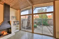 Mid-Century Steps from Miramar Beach, Private Fenced Garden in Montecito - Wifi