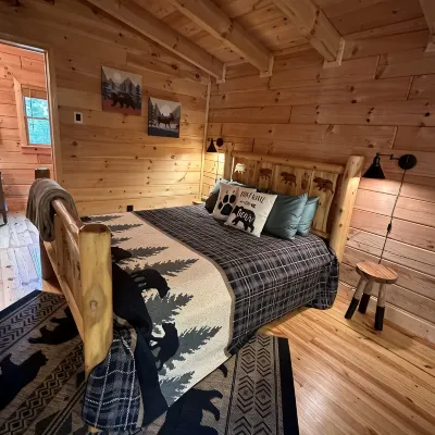 Cozy Cabin Minutes to Helen and best hiking trails in the area! Pet Friendly! - Alppimaja