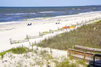 Beachfront--Beachfront---Beachfront--Nora's - Strand