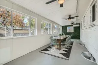 5 Bd & 3 Ba - Hot Tub, Game Room, Fire Pit, Fenced Yard - Denver & Boulder - 4-Star
