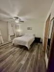 Quaint & Historic Downtown Oscoda Home - 홈스테이