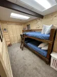 Perfect Getaway! Secluded Modern 3 Bedroom, 2 Bath Cabin on 12.5 Private Acres - Chalets