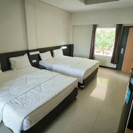Bandengan Beach Hotel