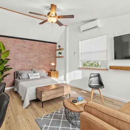 Spacious Industrial Style Guesthouse