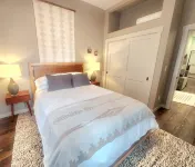 Downtown Whitefish awaits you at Central Ave Suite, Modern luxury. - Homestays