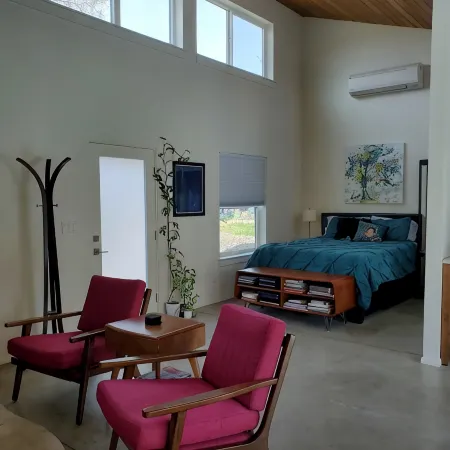 Modern Oasis with pool, close to downtown and airport