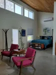 Modern Oasis with pool, close to downtown and airport - Boutique