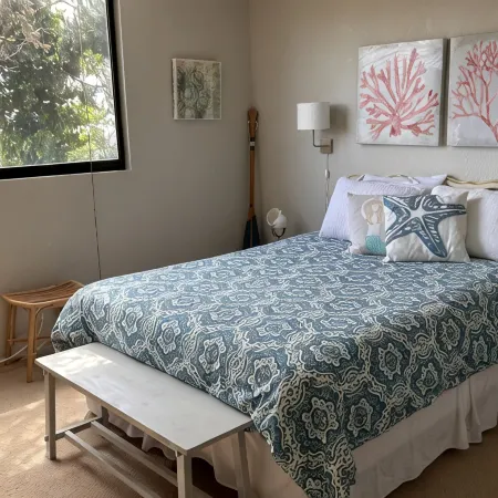 Pure Serenity at Harbour Sounds- open and airy.  A quick walk to the beach
