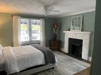 Cozy Cottage on Canton Street just steps away from nightlife, shopping and parks - 무료 와이파이