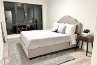 Luxury 2 Bedroom Apartment in Heart of Quincy - 3-Star
