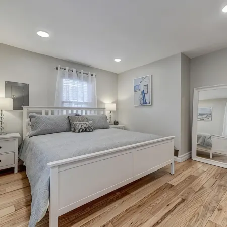 Spacious Downtown 2BR w/ Parking