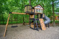 Private Pool / Steps from Dining, Shops & Brewery / Hot Tub / Arcade / Playset - Pools