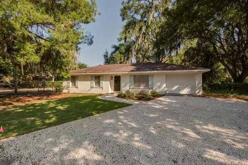 Ideal Location in Downtown Bluffton  ~Just Steps to the May River - 3-Star