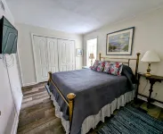 DAPHNE -  MOBILE BAY CONDO - Great location - Homestays