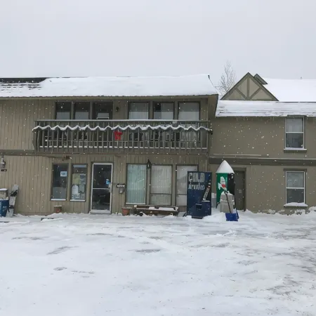 Snowshoe Motel