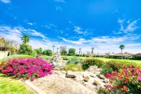Coachella Valley Getaway: Cal-King, Hiking, Pickleball, Golf, Swim - Gym