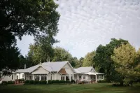 Wallingford Homestead - Pools