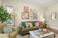 Artful Escape • Minutes to Salem, Beach and Train to Boston • Private Parking - 3-Star