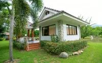 Tanaosri & Creekside Resort - 朝食