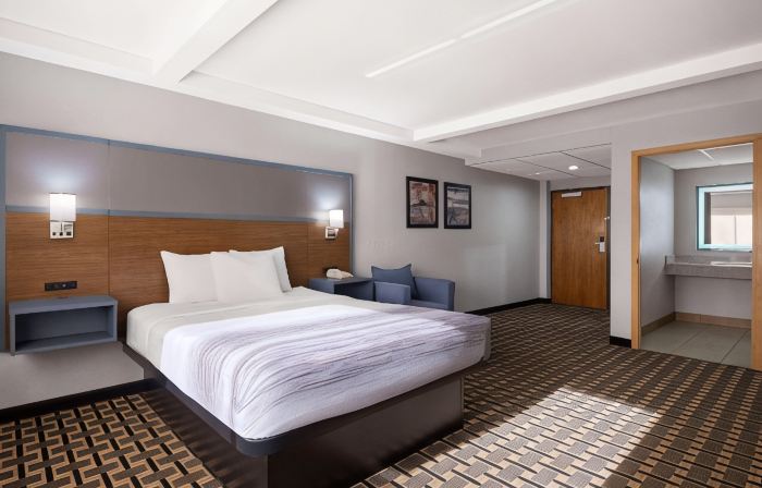 AmericInn by Wyndham Woodstock IL