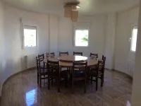 Large villa with private pool 50 meters from the beach - 木屋