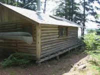 Walk to this secluded lakeside cabin in downeast Maine - Alphydda