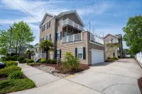 New! Condo centrally located in ViBe district - Jacuzzi
