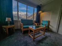 Silk Route Lodge - Hunza - Parkplatz