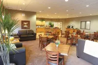 Pomeroy Inn and Suites Dawson Creek - parking