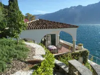 Elegant villa directly on the lake - balcony