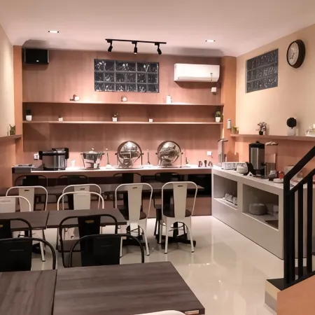 Lcr Hotel