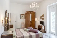 Villa for 12/14 people garden, pool, bbq, 100 meters from the sea, A / C, wi-fi - 4-Star