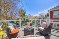 421 Irie: Simply Charming 2 Story COTTAGE!! Private Pool!! 1 Off Street Parking! - 5-Star